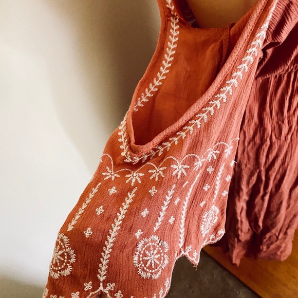 Coco + Jaimeson Cold Shoulder Faux Wrap Midi Dress - Picture 6 of 8